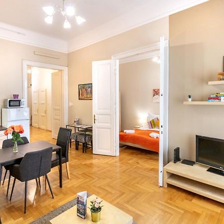 Orangehomes Kalvin Sq 2 Bedroom Apartment Budapest Extérieur photo