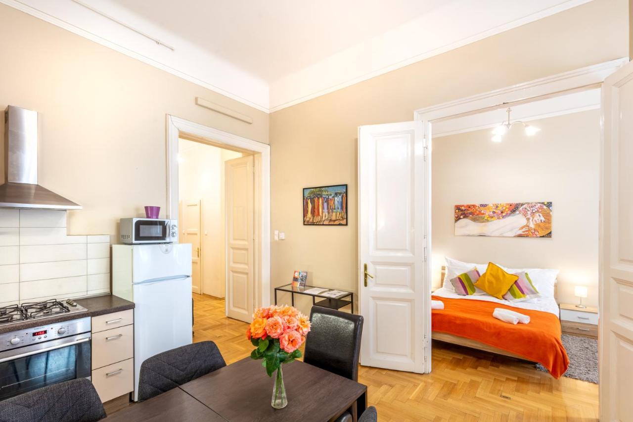 Orangehomes Kalvin Sq 2 Bedroom Apartment Budapest Extérieur photo