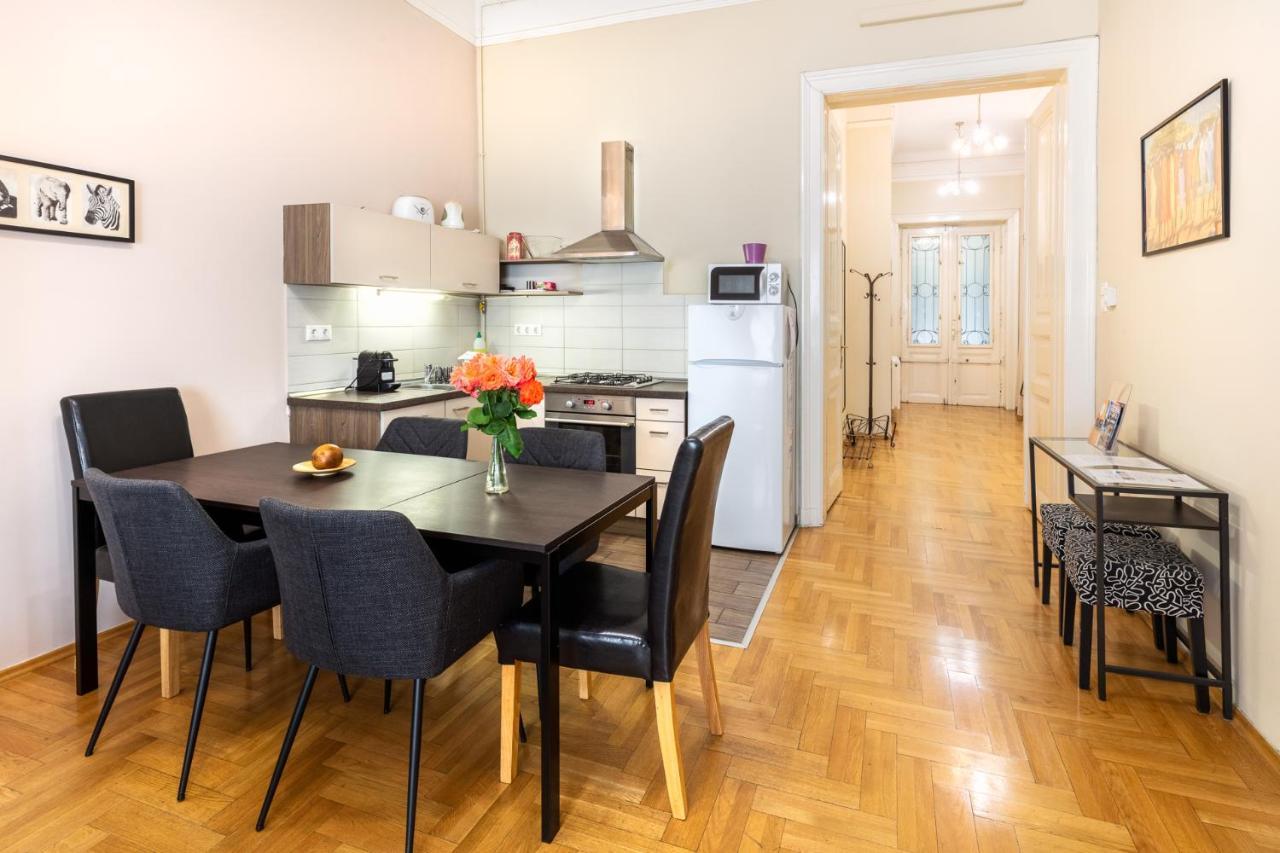Orangehomes Kalvin Sq 2 Bedroom Apartment Budapest Extérieur photo