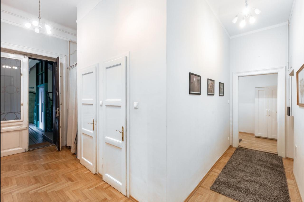 Orangehomes Kalvin Sq 2 Bedroom Apartment Budapest Extérieur photo