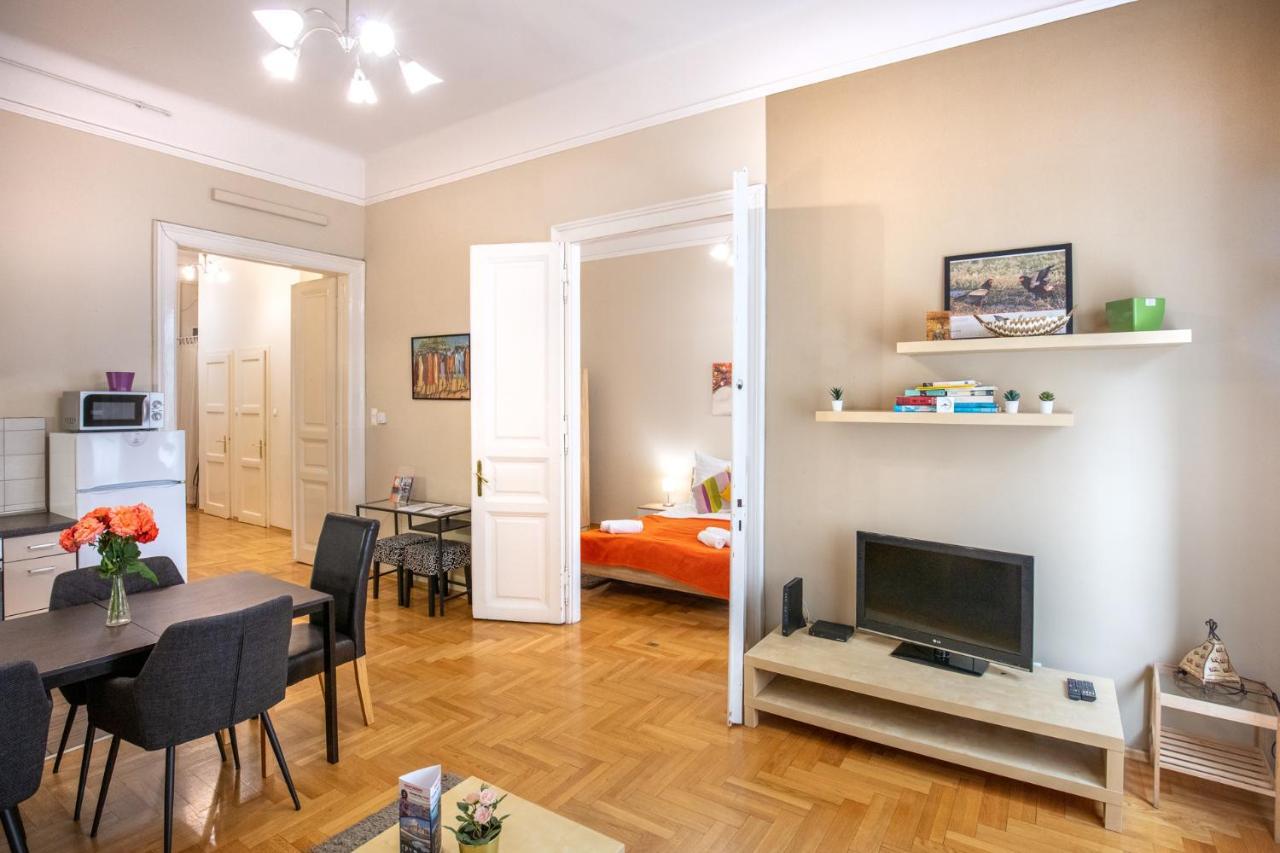 Orangehomes Kalvin Sq 2 Bedroom Apartment Budapest Extérieur photo